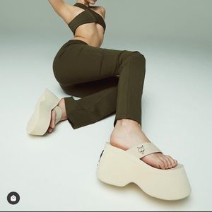 Naked Wolfe desire flip flop